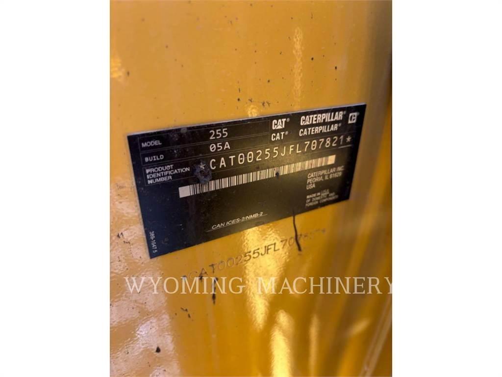 CAT 255 Šmykom riadené nakladače