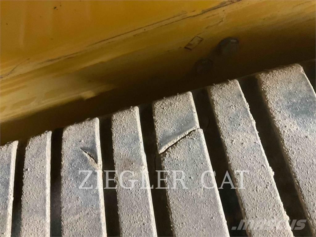 CAT 255 Pásové nakladače