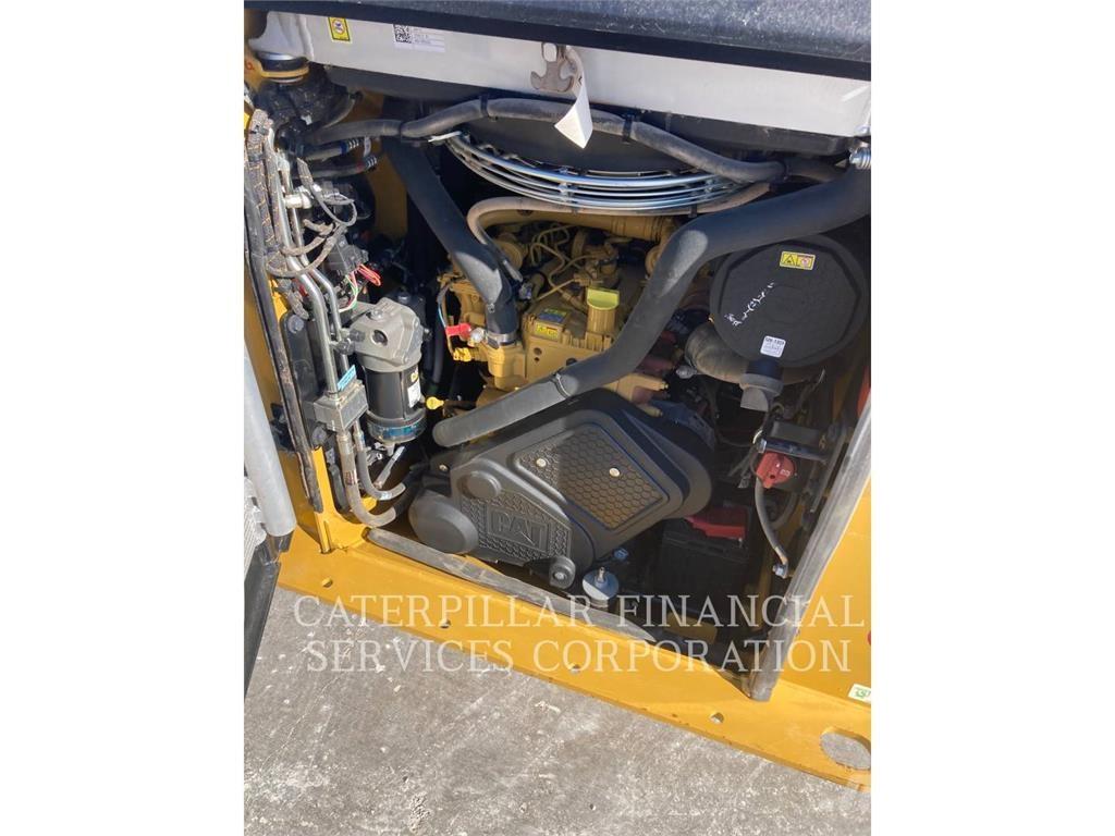 CAT 255-05 Pásové nakladače