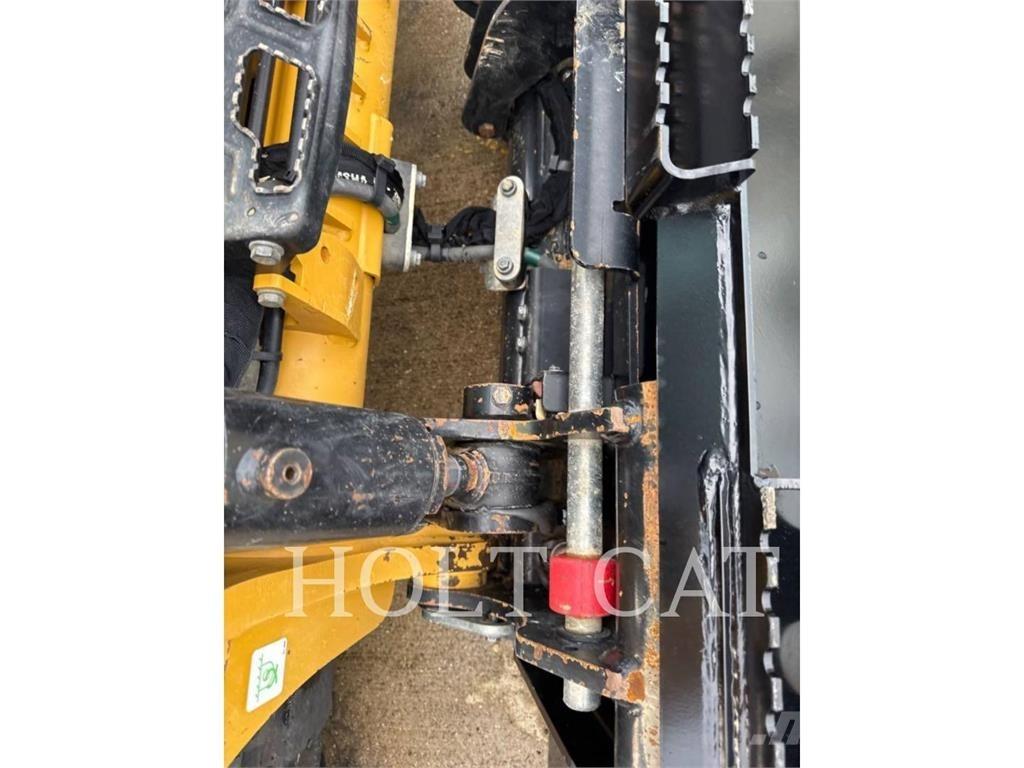 CAT 255 CAB Šmykom riadené nakladače