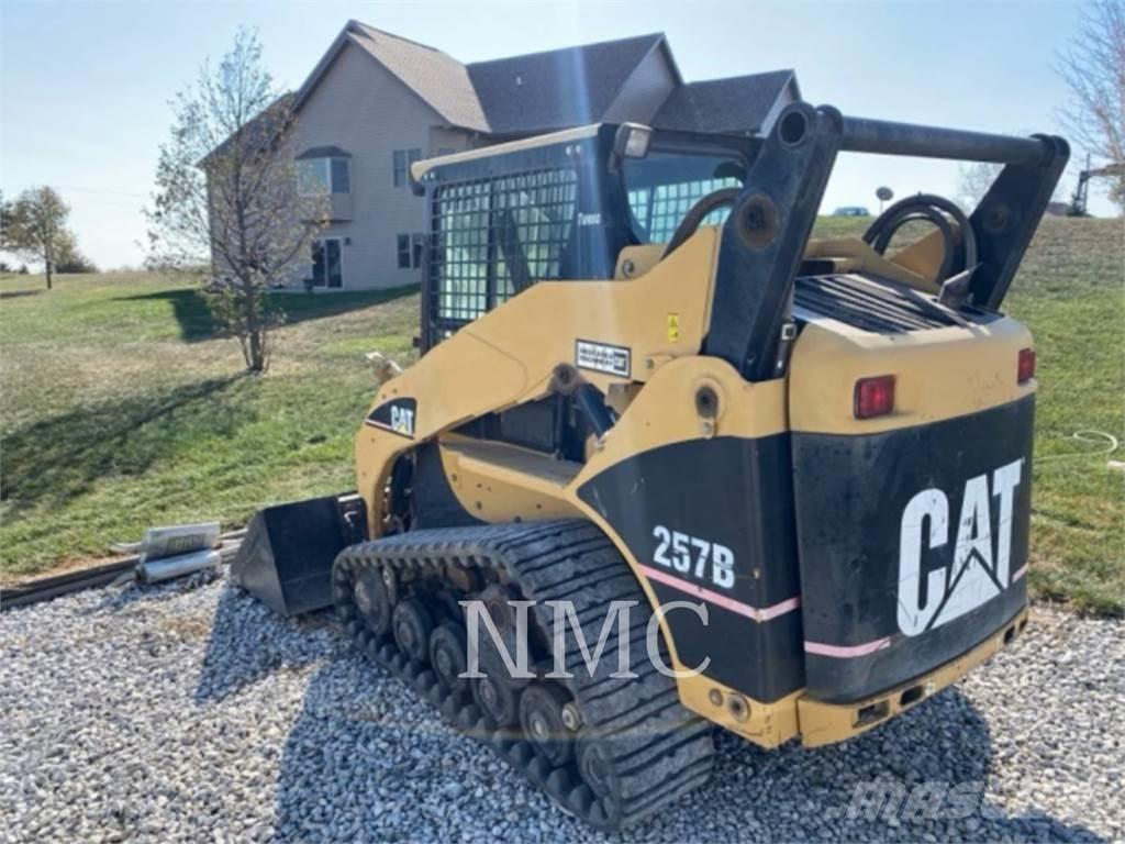 CAT 257B Šmykom riadené nakladače