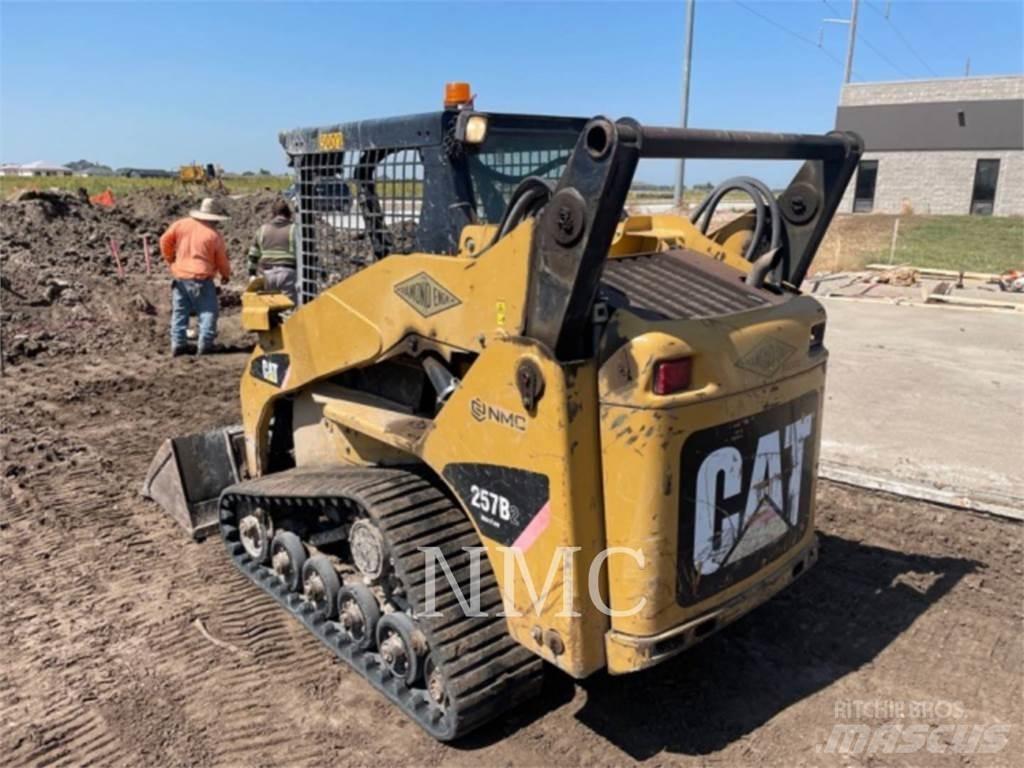 CAT 257B2 Šmykom riadené nakladače