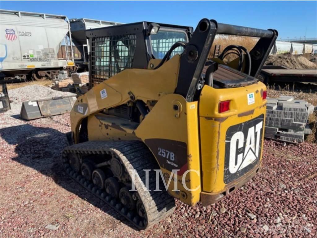 CAT 257B3 Šmykom riadené nakladače