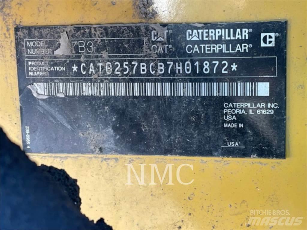 CAT 257B3 Šmykom riadené nakladače