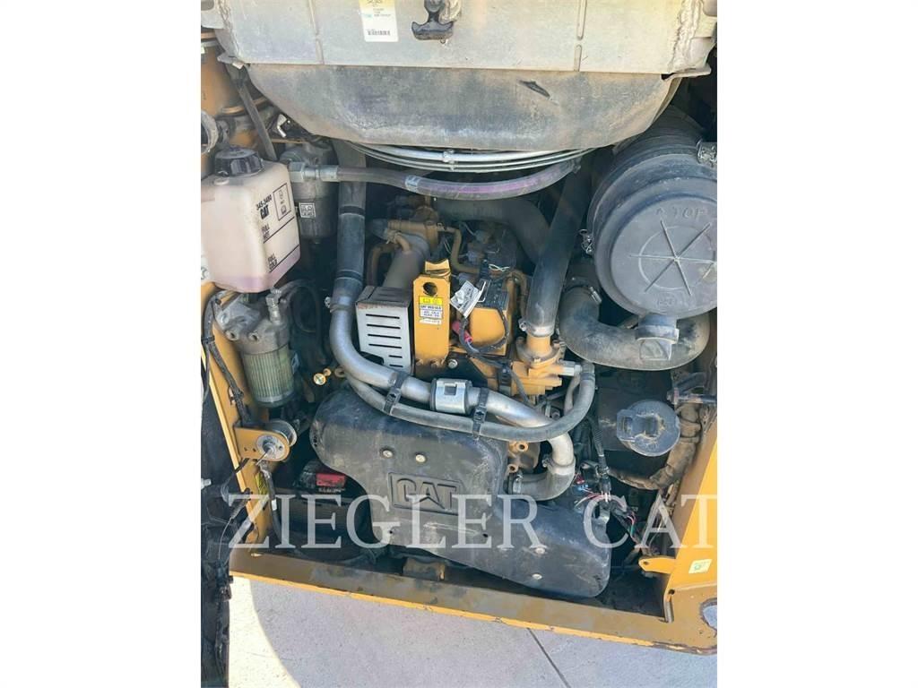 CAT 257D Pásové nakladače