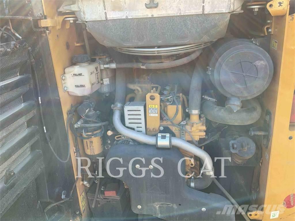 CAT 259D Šmykom riadené nakladače