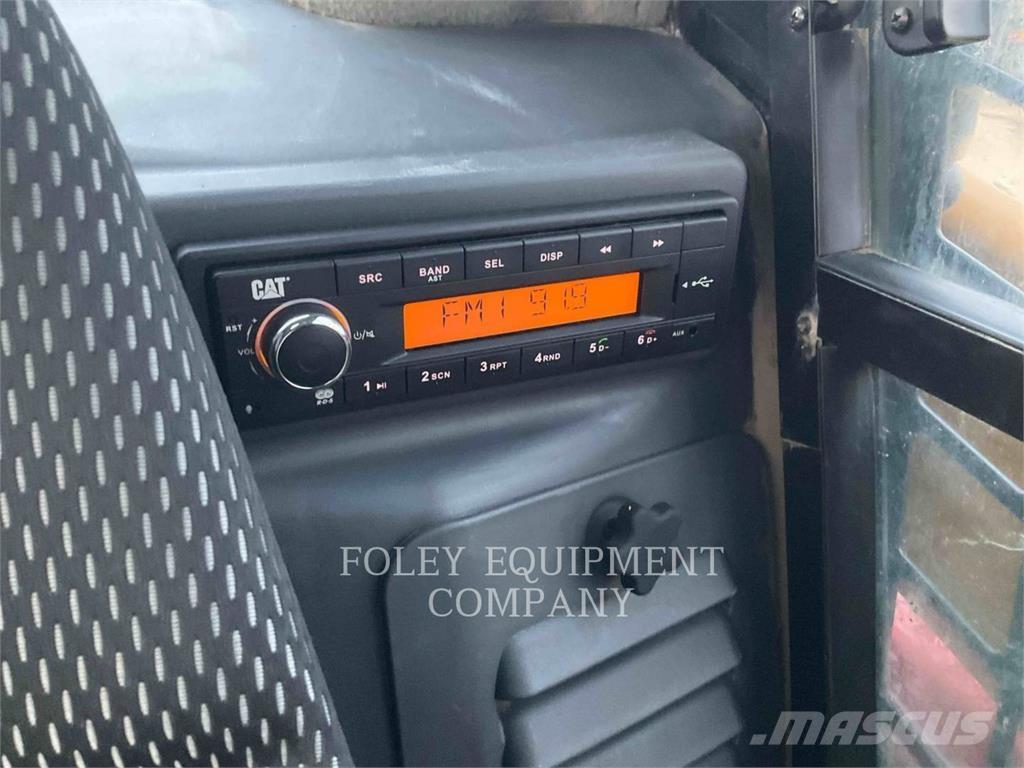 CAT 259D3 Šmykom riadené nakladače