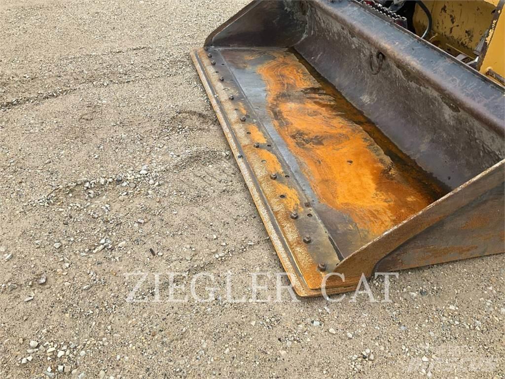CAT 259D3 Pásové nakladače