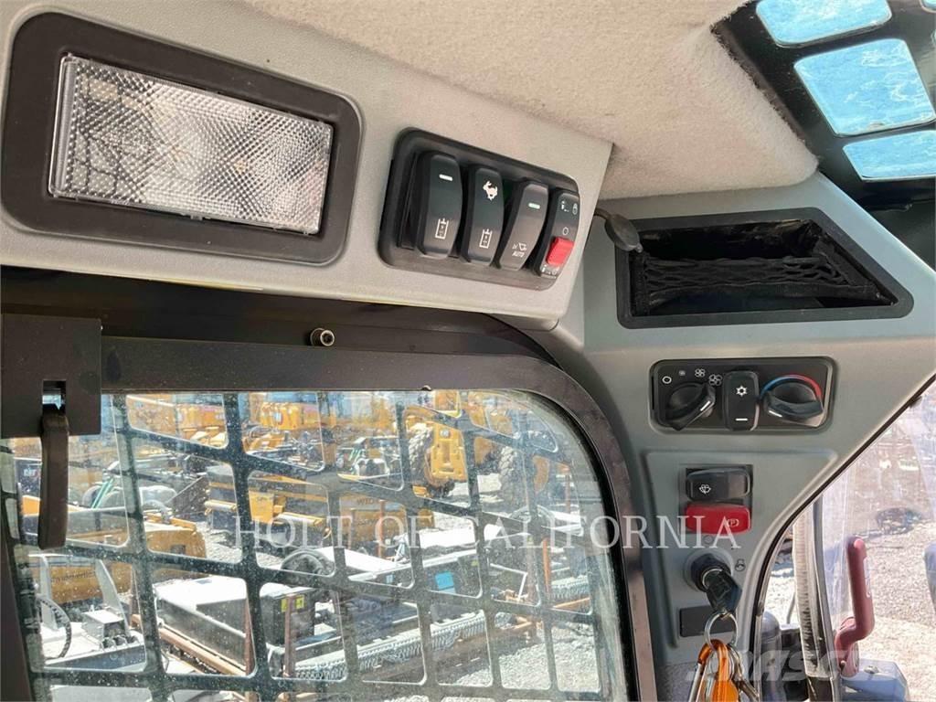 CAT 259D3 Pásové nakladače