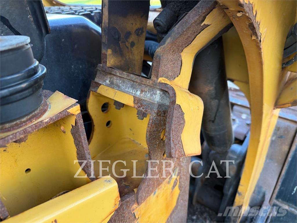 CAT 259D3 Pásové nakladače