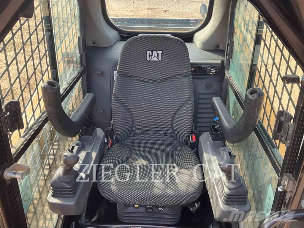 CAT 259D3 Pásové nakladače