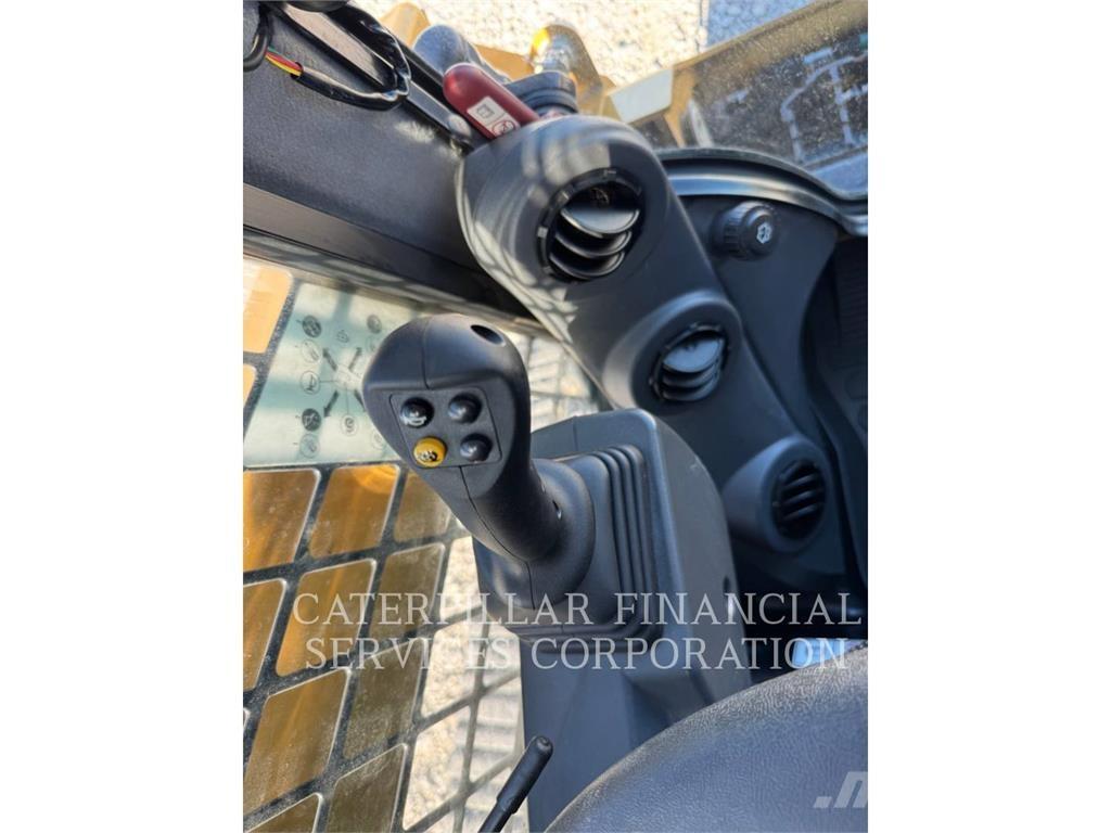 CAT 259D3 Pásové nakladače