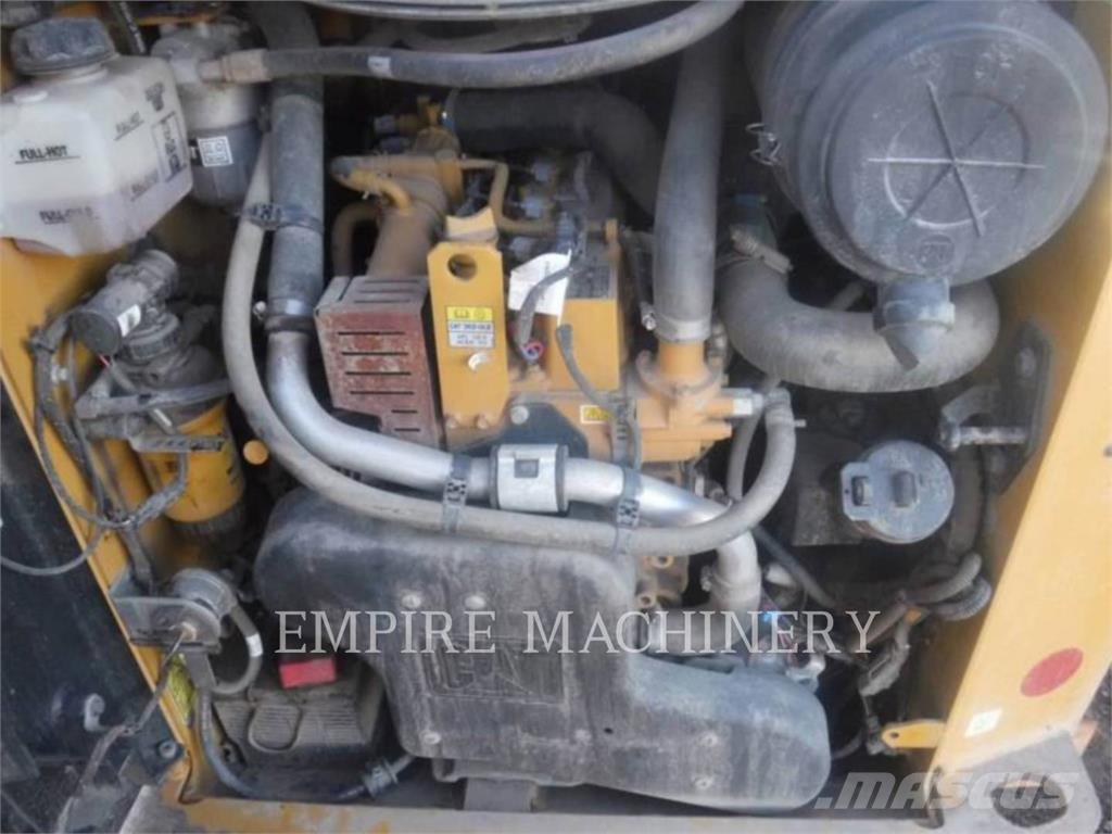 CAT 259D3 CA Šmykom riadené nakladače