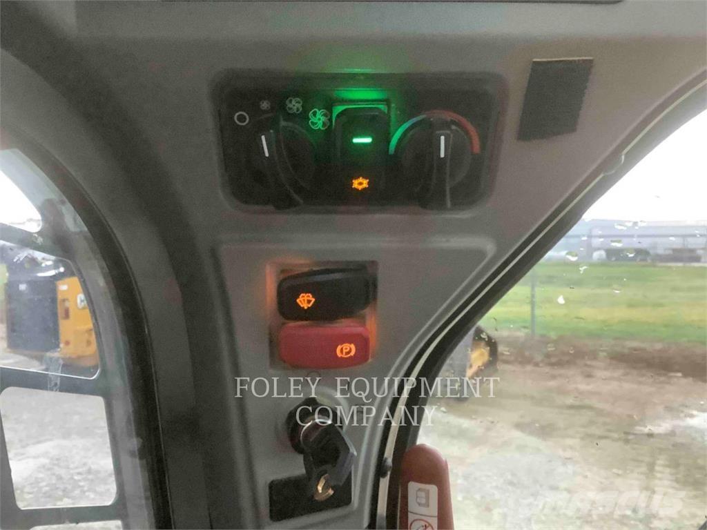 CAT 259D3STD2C Šmykom riadené nakladače