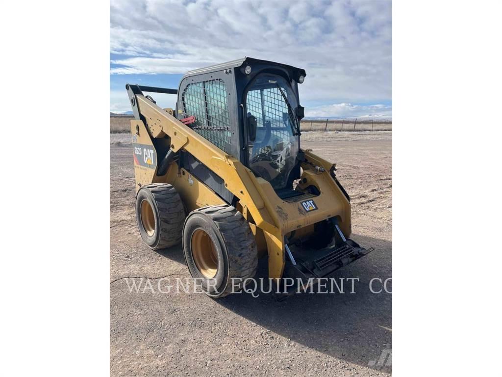 CAT 262D HF Šmykom riadené nakladače