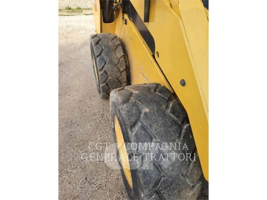 CAT 262D3 Šmykom riadené nakladače