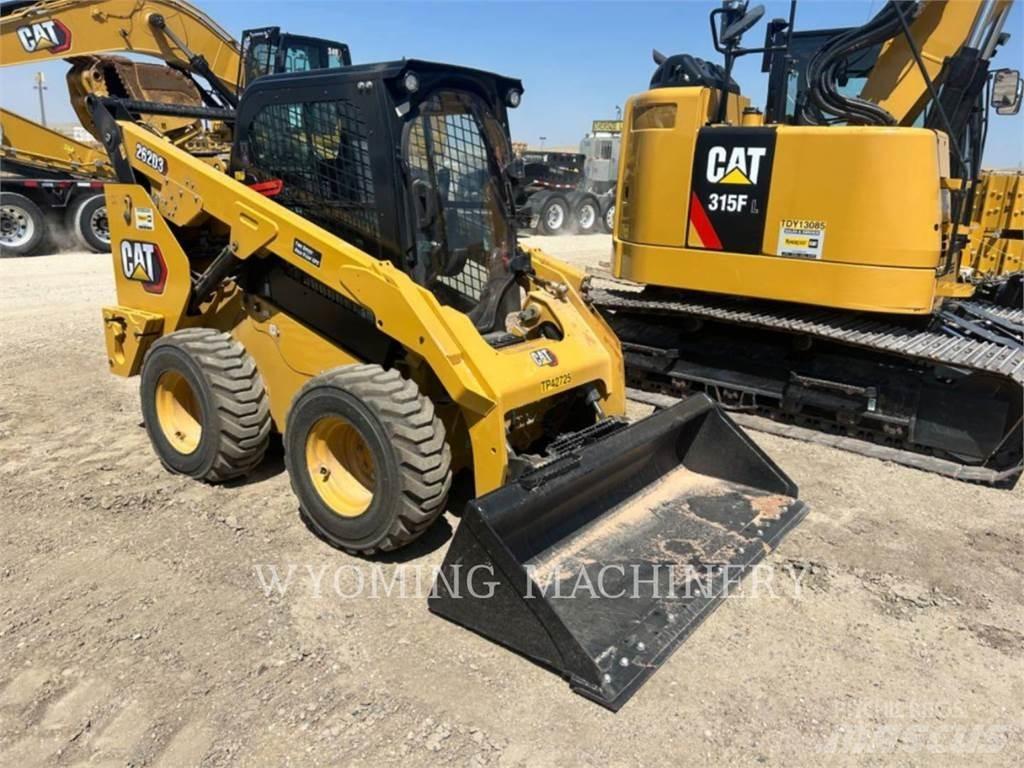 CAT 262D3 Šmykom riadené nakladače