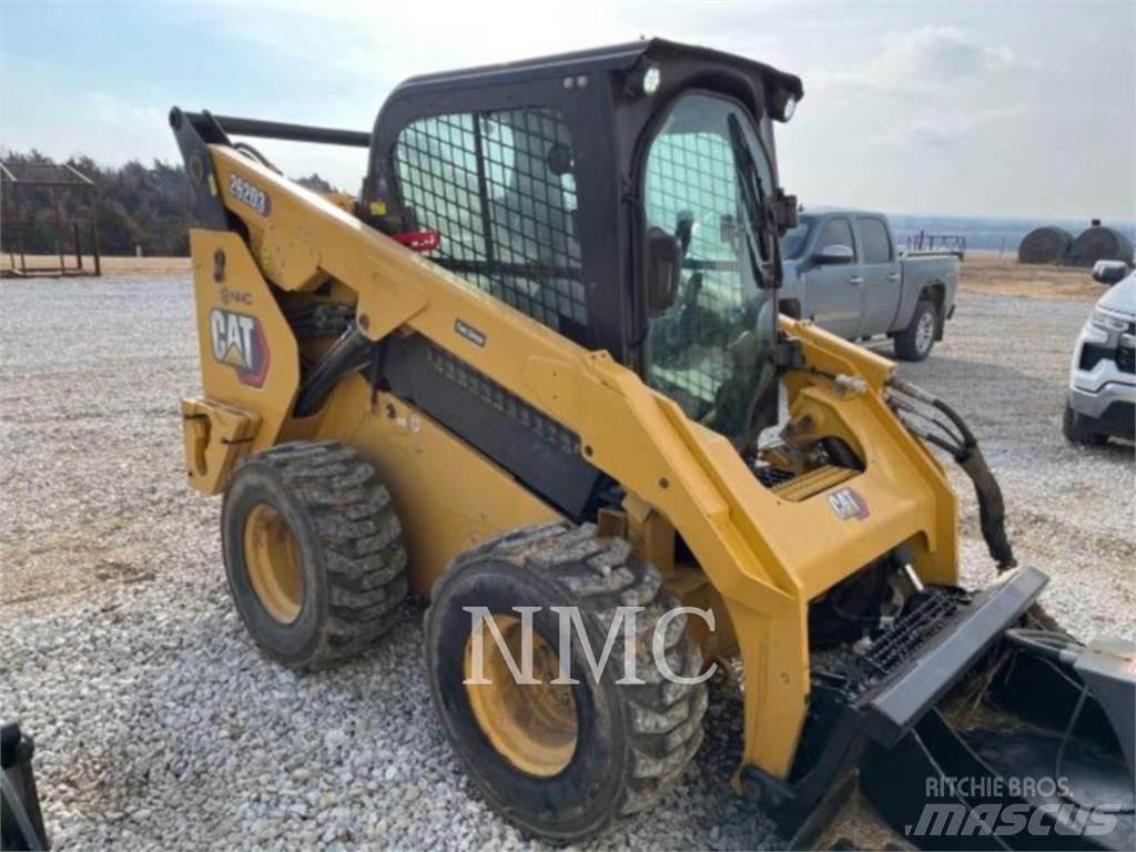 CAT 262D3 Šmykom riadené nakladače