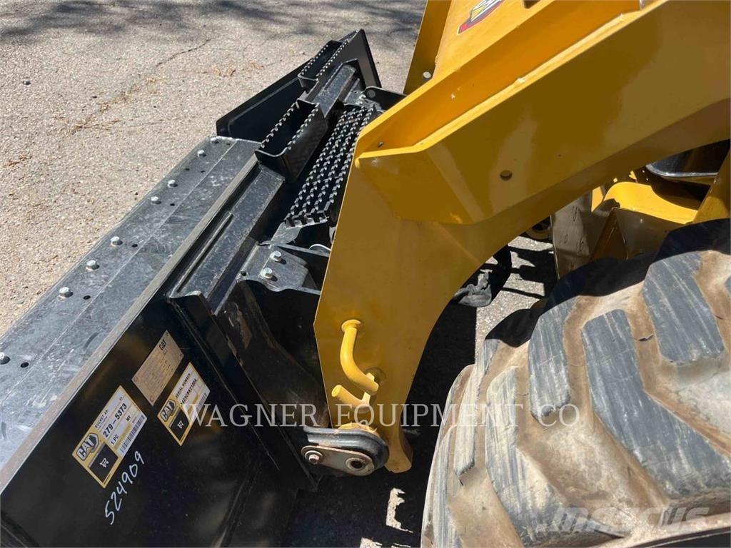 CAT 262D3 Šmykom riadené nakladače