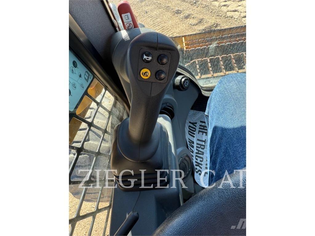 CAT 262D3 Šmykom riadené nakladače