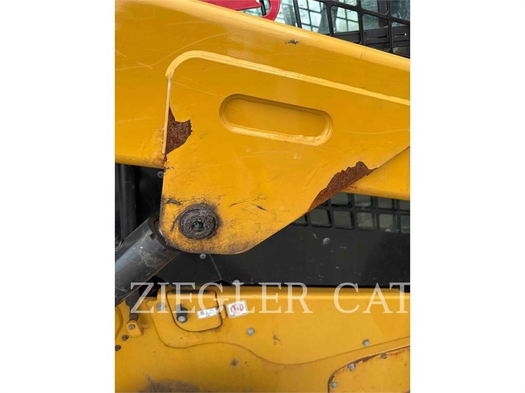 CAT 262D3 Šmykom riadené nakladače
