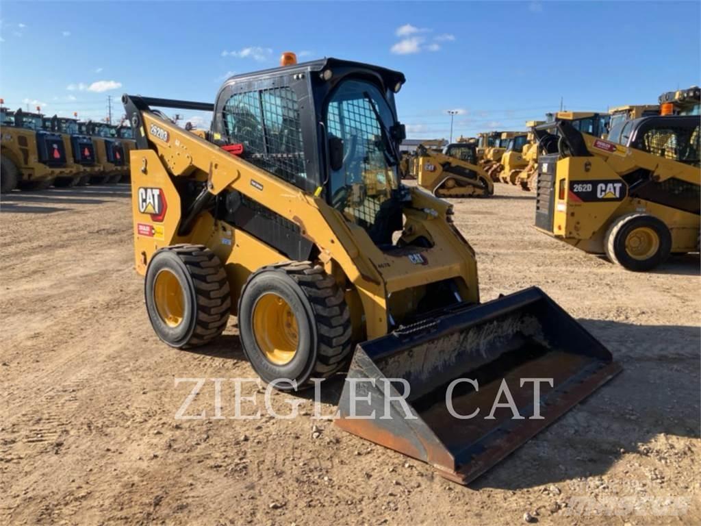 CAT 262D3 Šmykom riadené nakladače