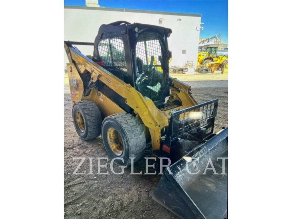 CAT 262D3 Šmykom riadené nakladače