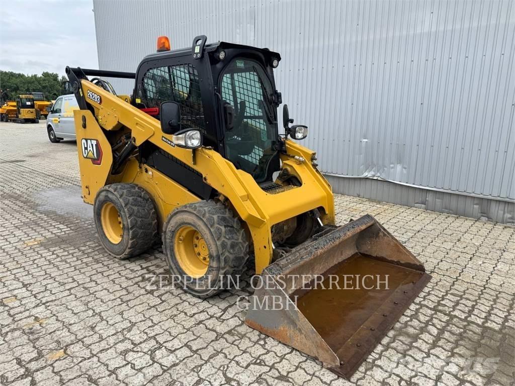 CAT 262D3 Šmykom riadené nakladače