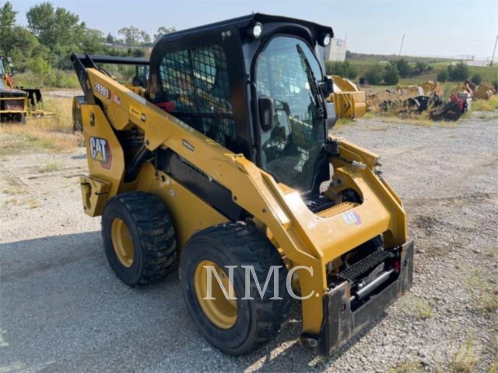 CAT 262D3 Šmykom riadené nakladače