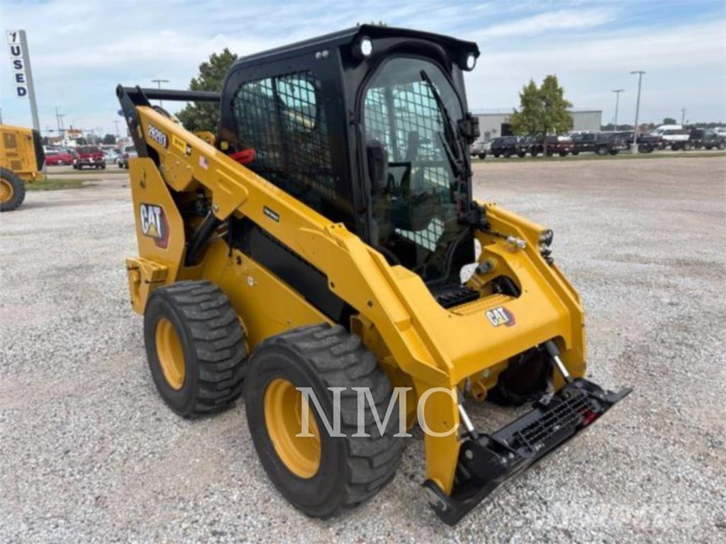 CAT 262D3 Šmykom riadené nakladače