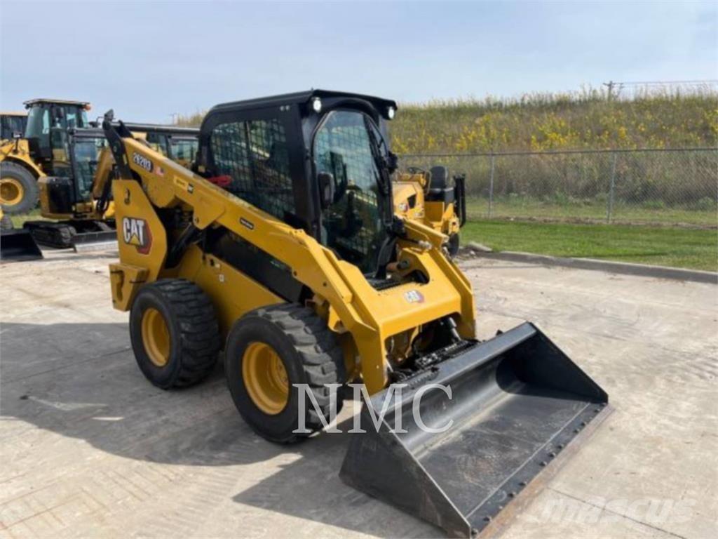 CAT 262D3 Šmykom riadené nakladače