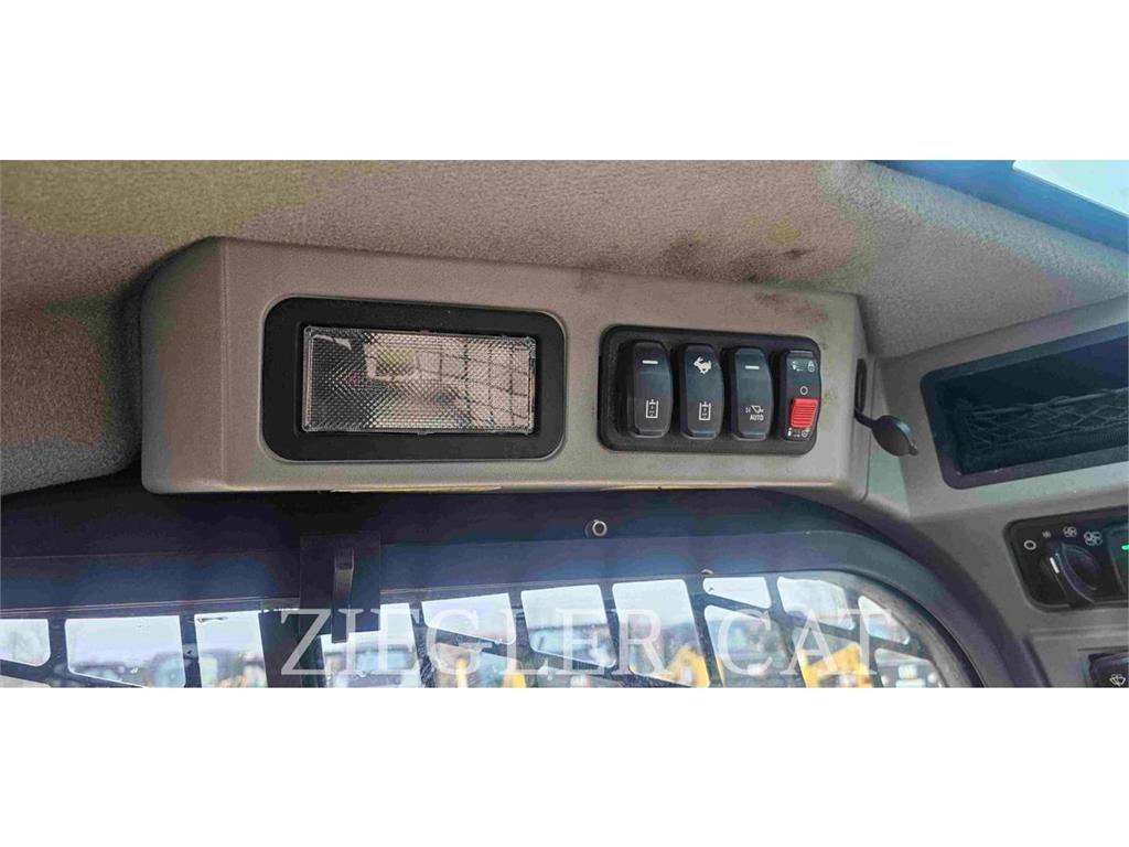 CAT 262D3 Šmykom riadené nakladače