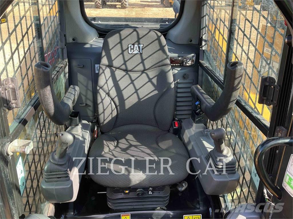 CAT 262D3 Šmykom riadené nakladače