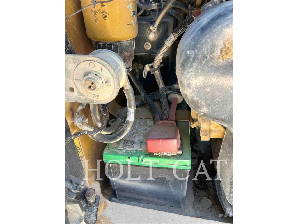 CAT 262D3 Šmykom riadené nakladače