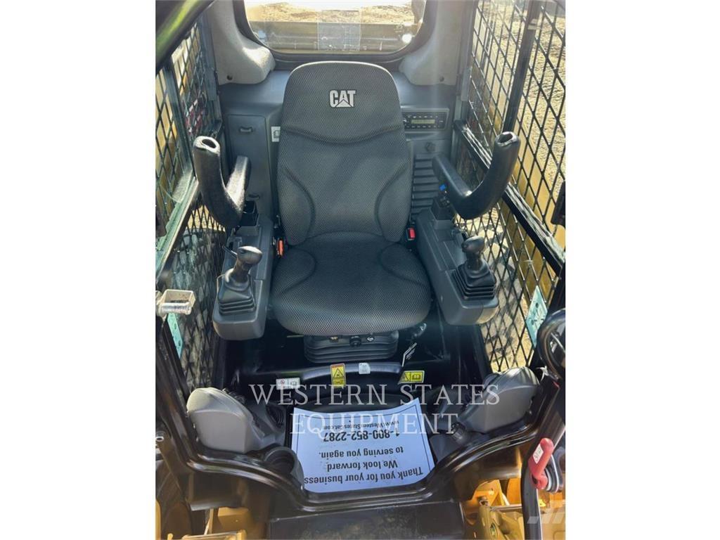 CAT 262D3 Šmykom riadené nakladače