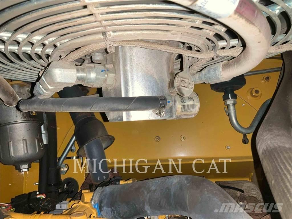 CAT 262D3 AHQR Šmykom riadené nakladače