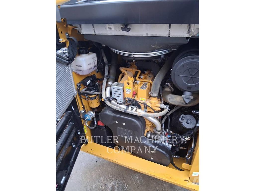 CAT 262D3 C3H2 Šmykom riadené nakladače