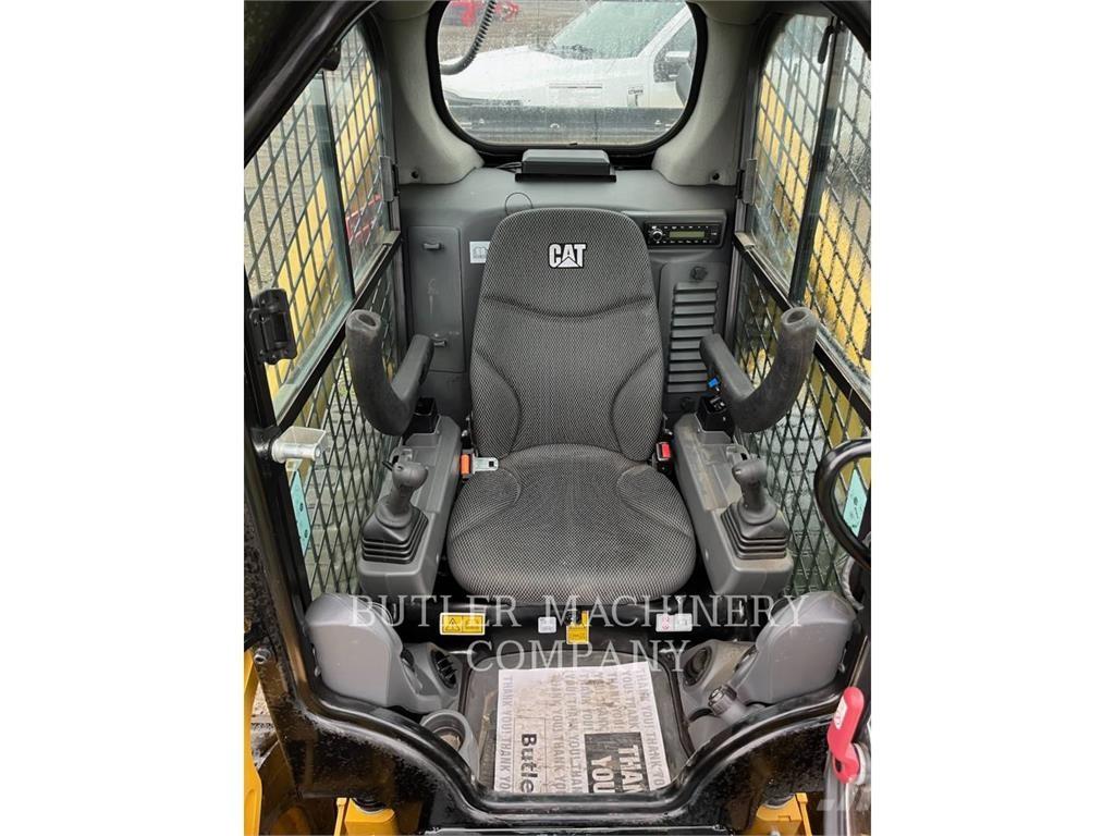 CAT 262D3 C3H2 Šmykom riadené nakladače