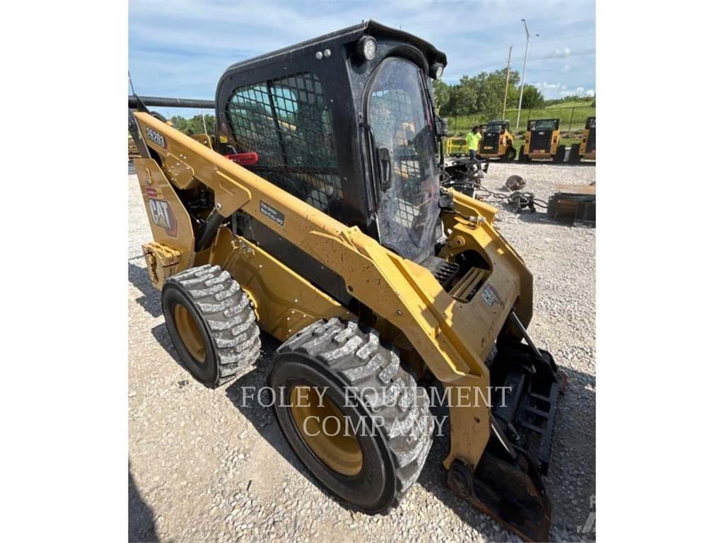 CAT 262D3XPS2C Šmykom riadené nakladače
