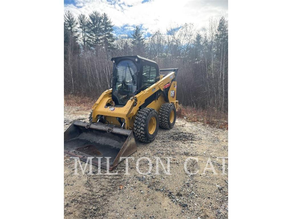 CAT 272D 3 Šmykom riadené nakladače