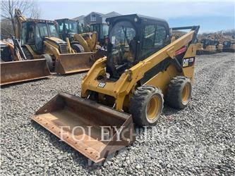 CAT 272D2 Šmykom riadené nakladače