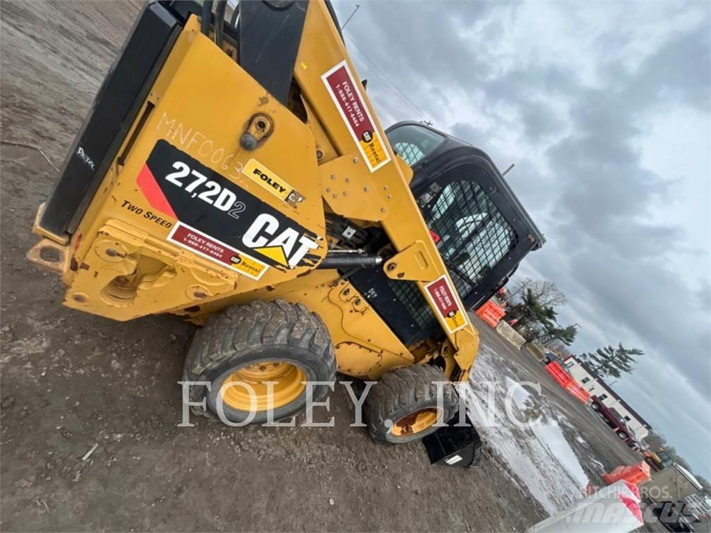 CAT 272D2 Šmykom riadené nakladače