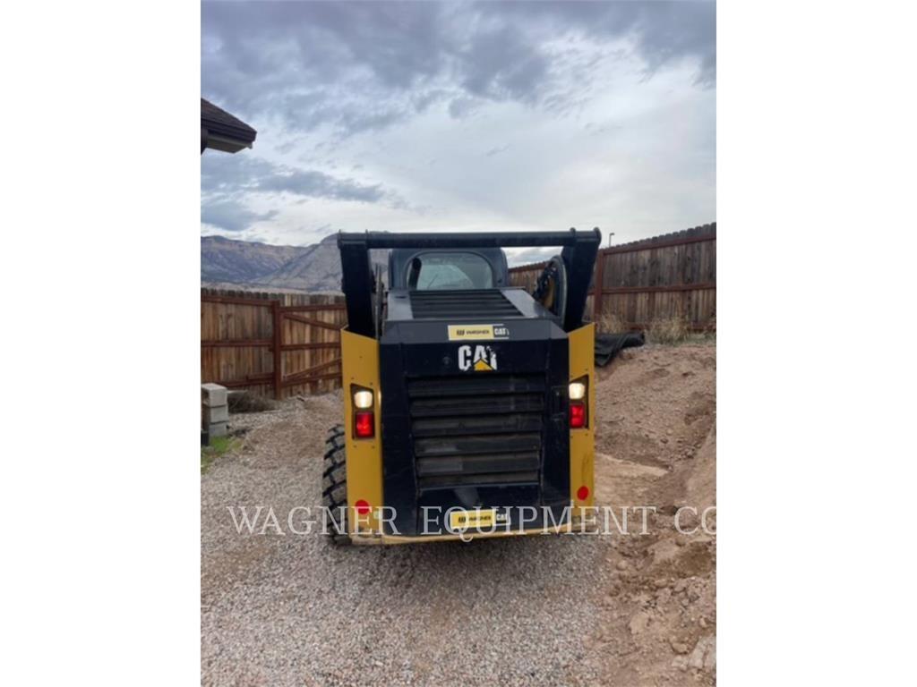 CAT 272D2 Šmykom riadené nakladače