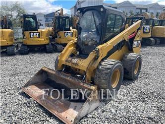CAT 272D2XHP Šmykom riadené nakladače