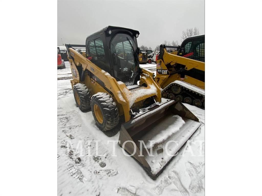 CAT 272D3 Šmykom riadené nakladače