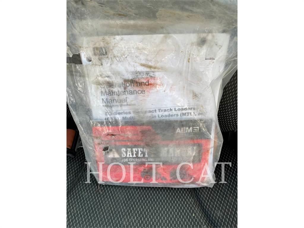 CAT 272D3 Šmykom riadené nakladače