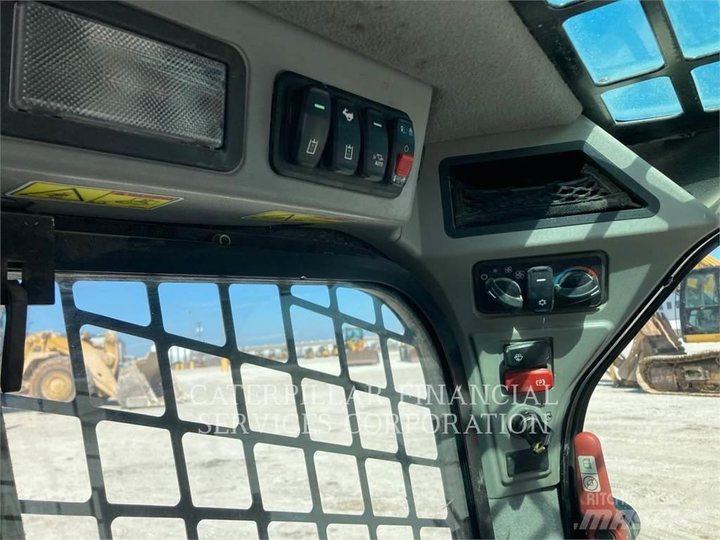 CAT 272D3 Šmykom riadené nakladače