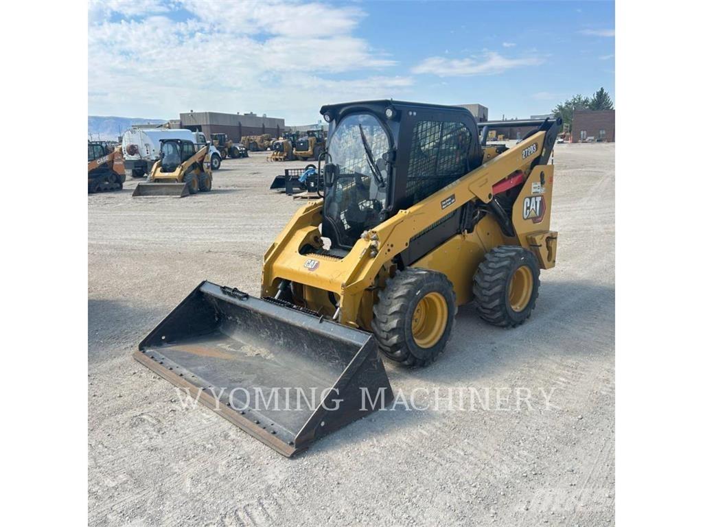 CAT 272D3 Šmykom riadené nakladače