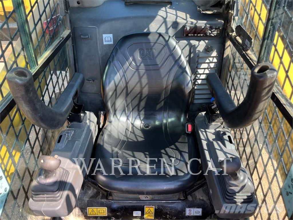 CAT 272D3 C3H1 Šmykom riadené nakladače