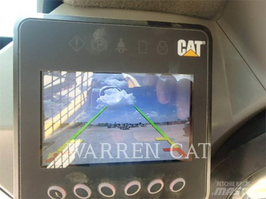 CAT 272D3 C3H2 Šmykom riadené nakladače